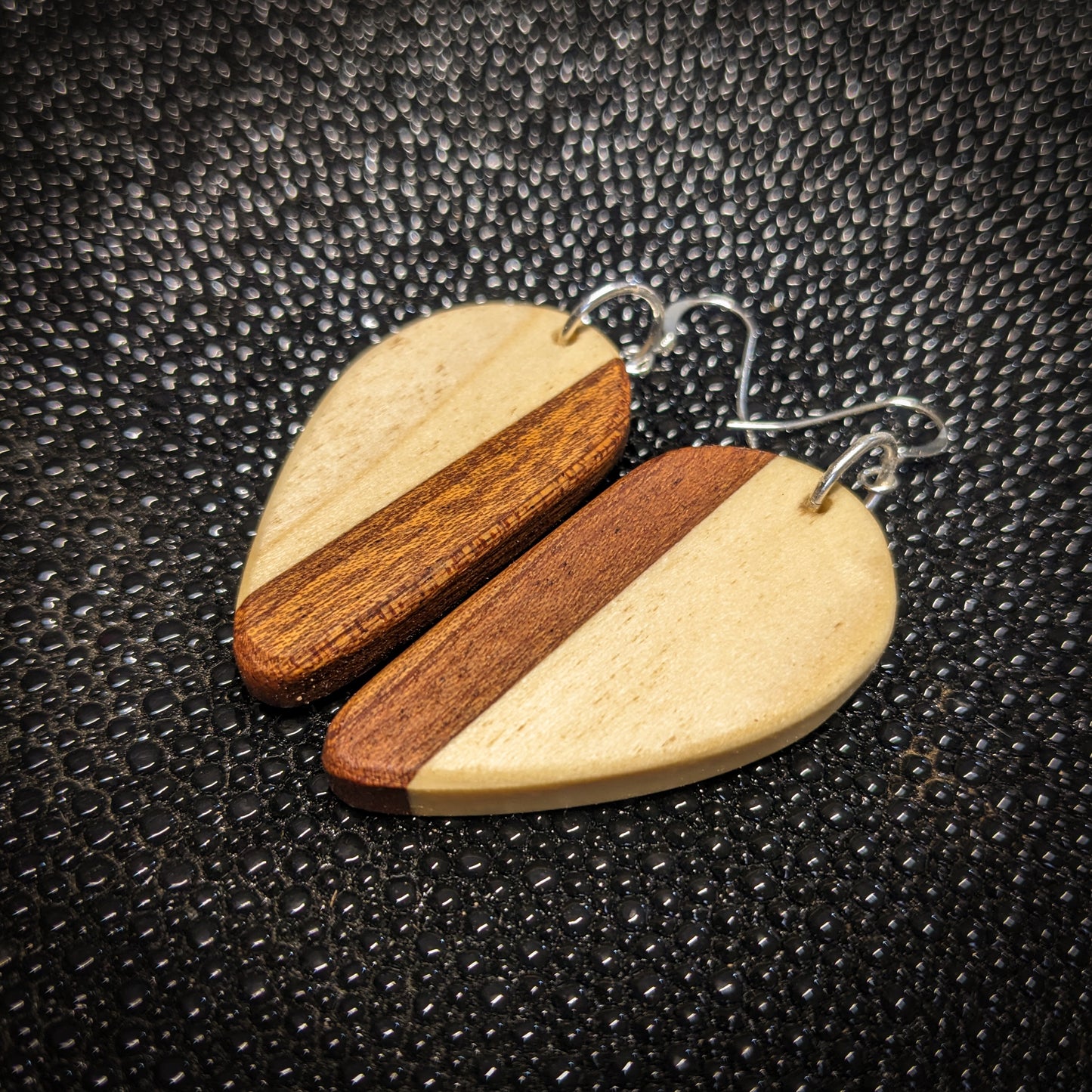 Poplar Heart Dangle Earrings